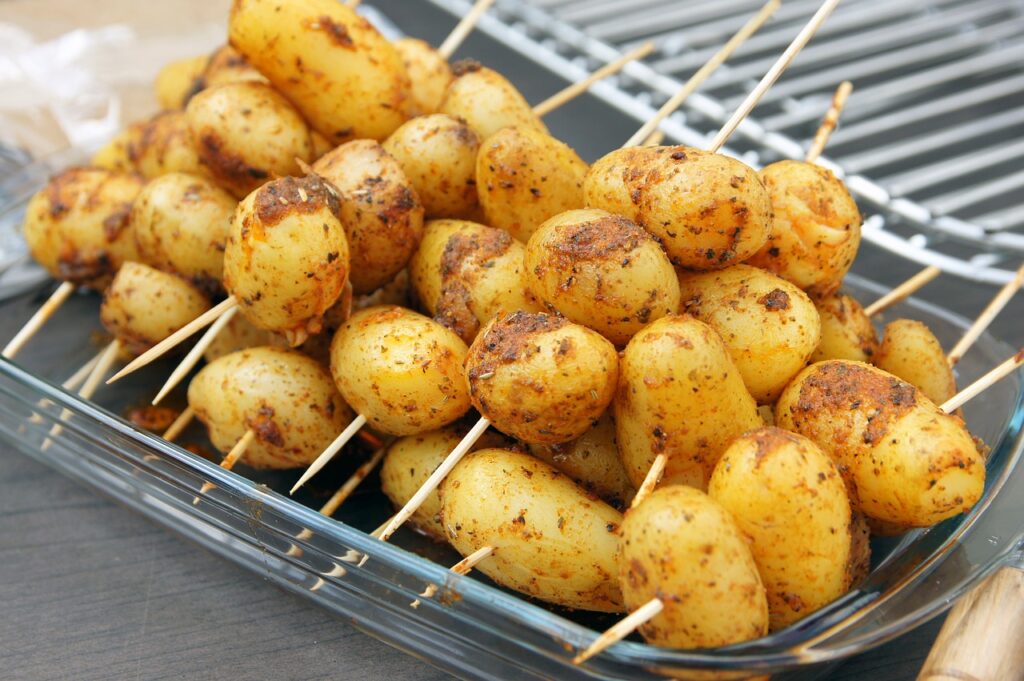 rosemary potatoes, grilling, outdoors-1446677.jpg