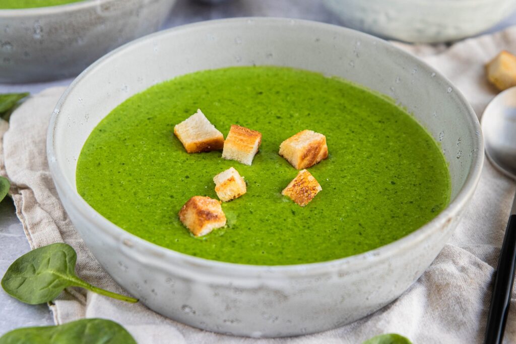 spinach soup, spinach, vegan-recipe-7711412.jpg